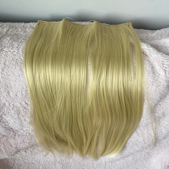24” Blonde pony tail extension- NEW - Picture 3 of 4